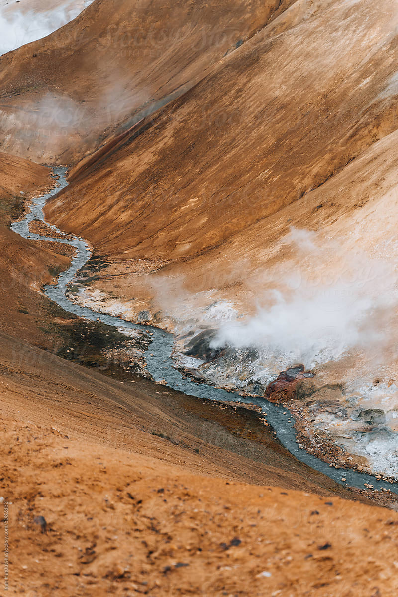 The sulphuric golden brown landscape of Iceland\'s geothermal area.