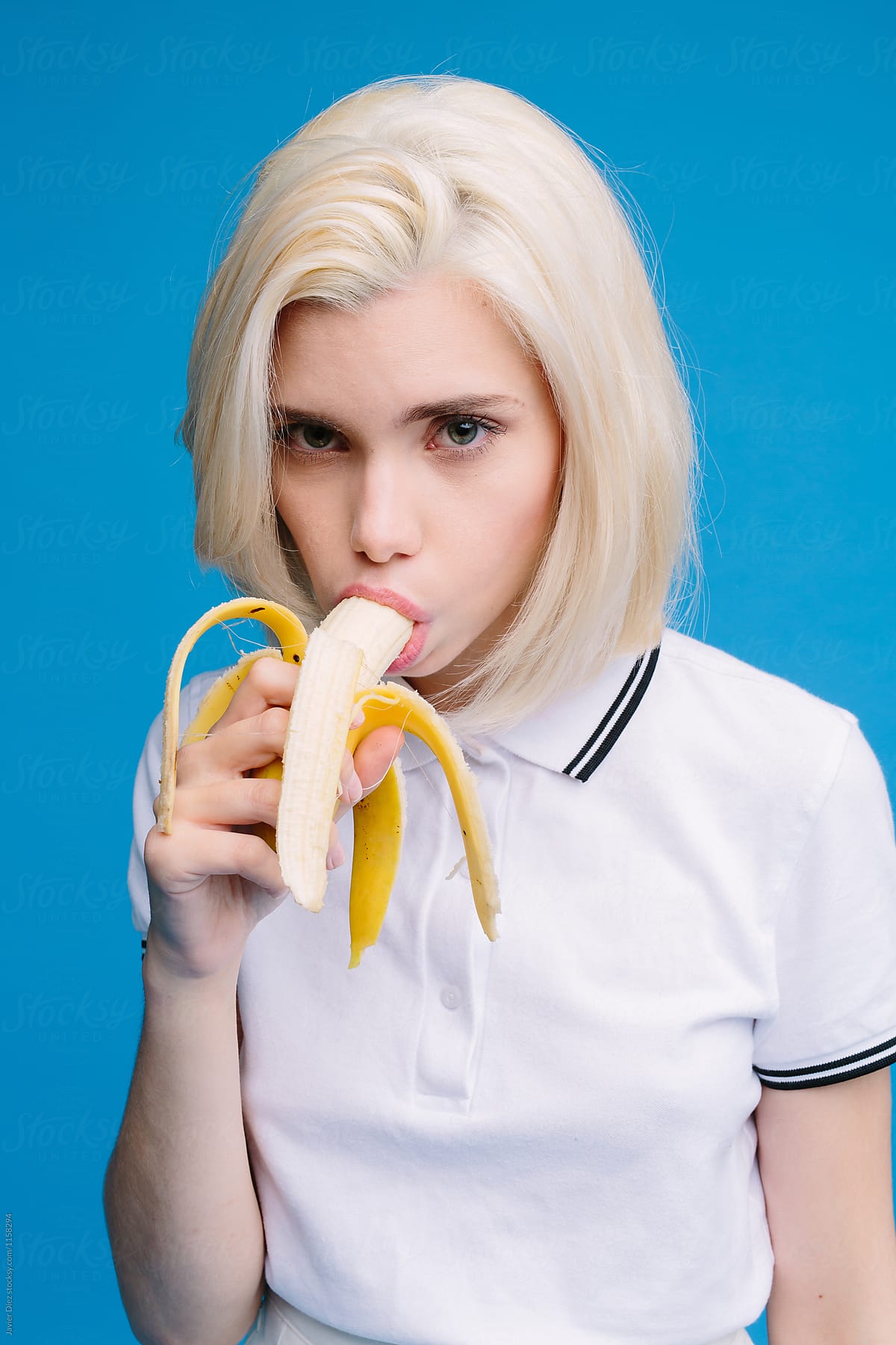 Hot Women Eating Banana Sexiezpicz Web Porn