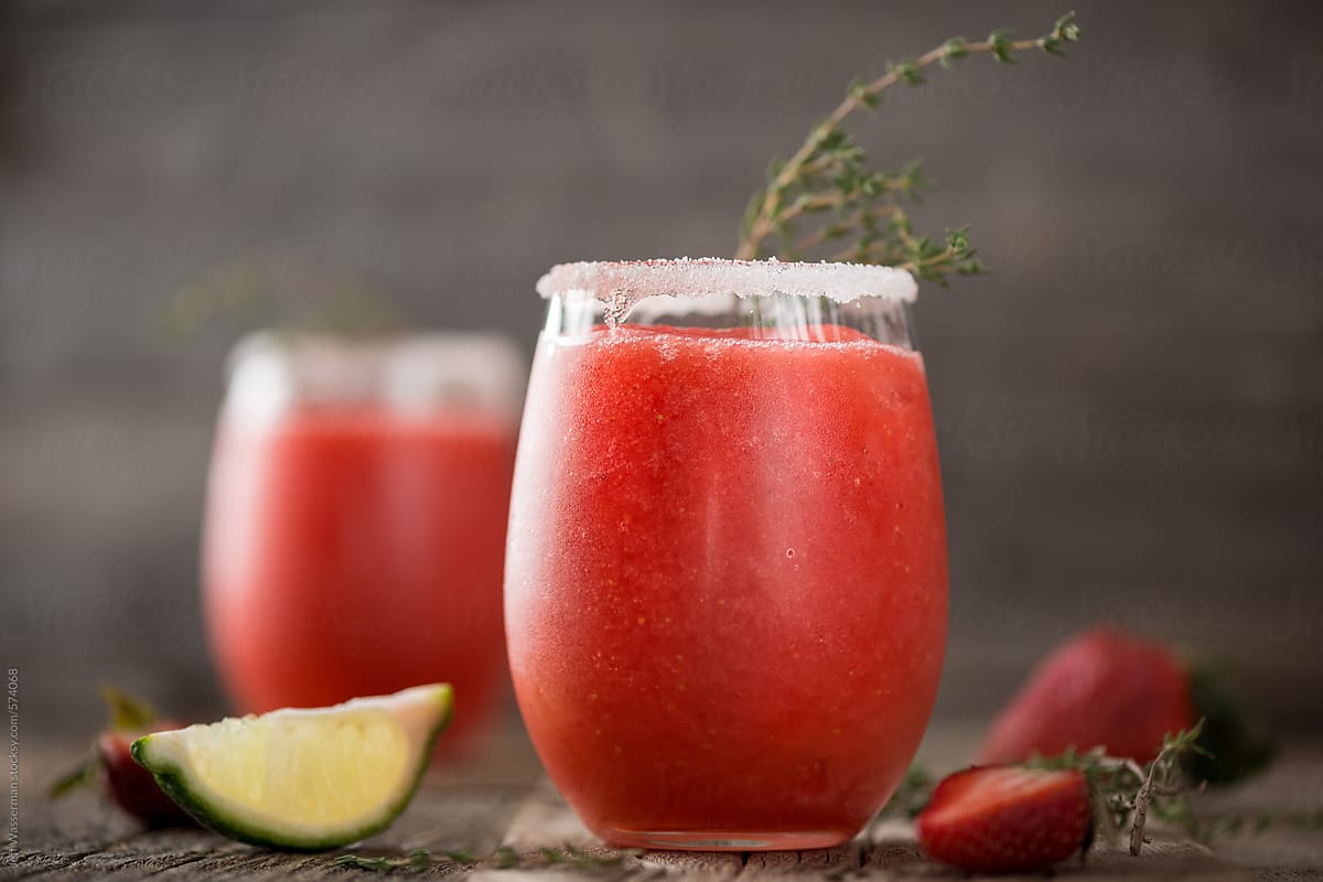 Summertime Drinks: Strawberry Cocktails