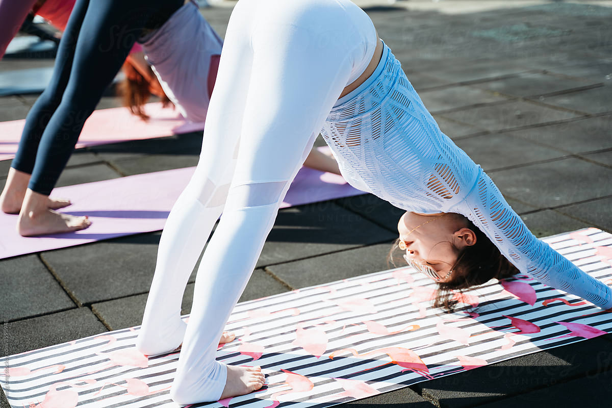 girl bending over in yoga pants, girl bending over in yoga pants