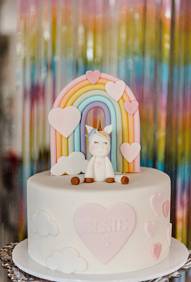 Unicorn themes birthday cake