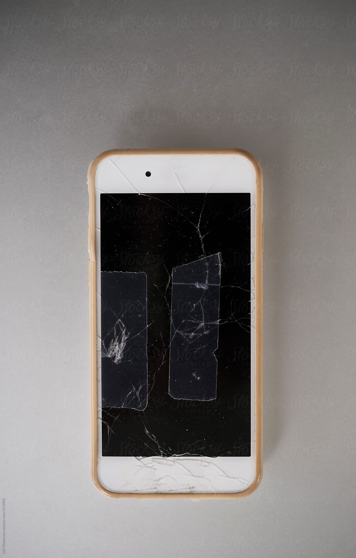 Cellphone with Glass Smashed