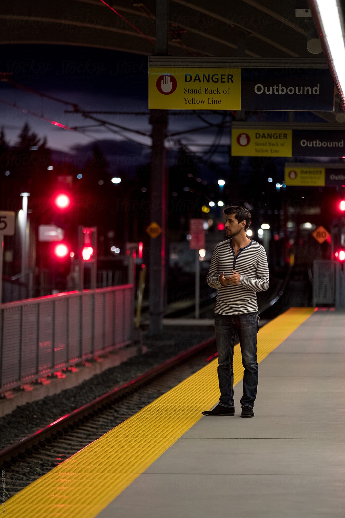 Where to Stand on Train Platform: Safety Tips & Best Spots