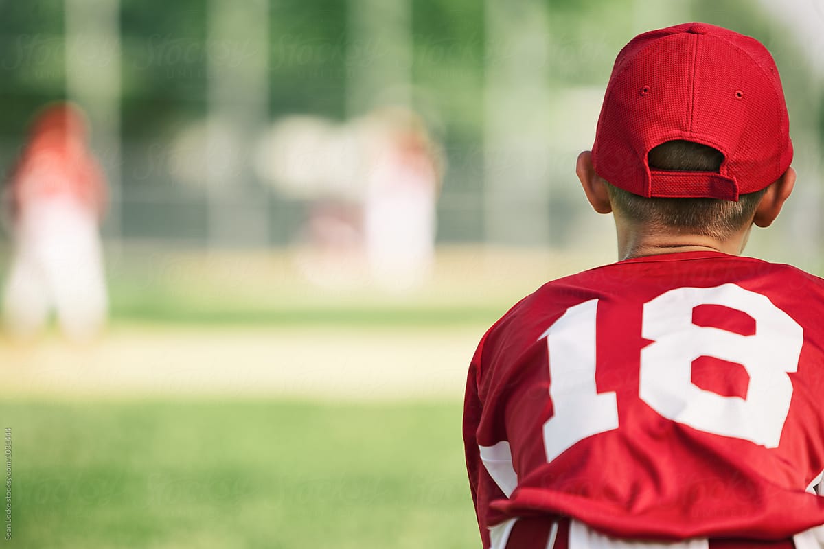 Baseball: Outfielder Watches Batter And Waits