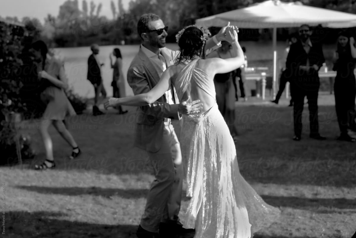 Italian traditional wedding dance