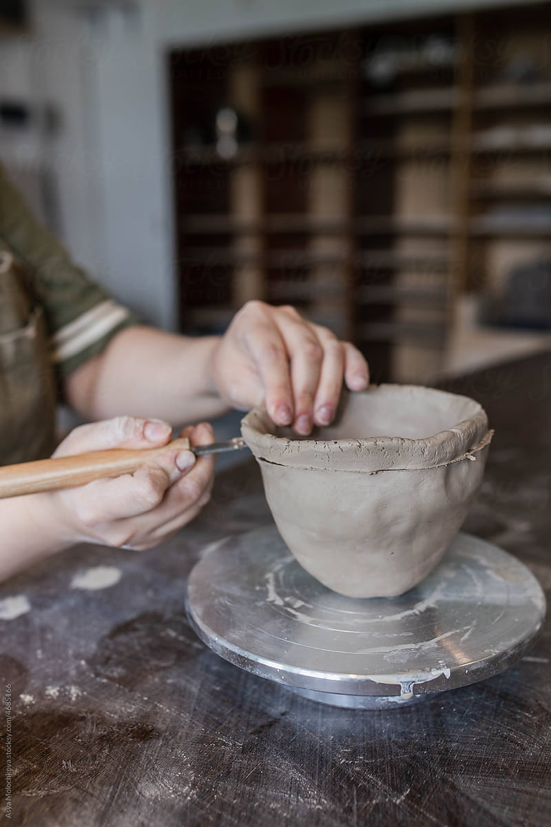The process of modeling and creating a custom ceramic cup in workshop