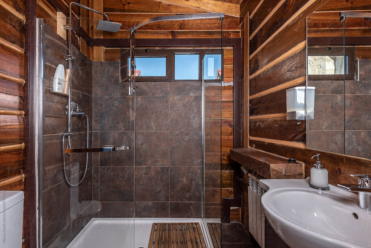 Rustic wooden home design bathroom