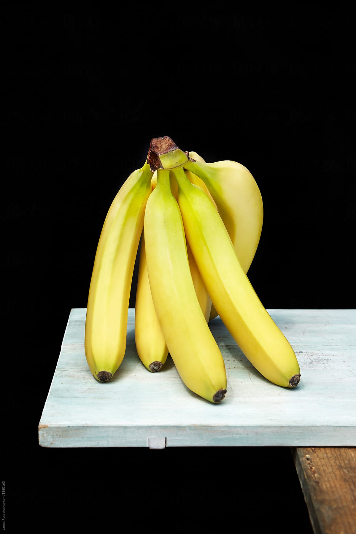 Six Bananas