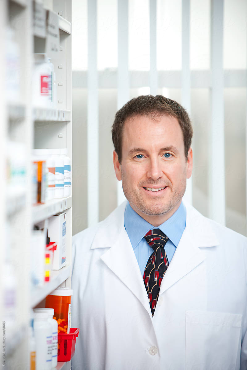 Pharmacy: Smart Pharmacist By Shelves