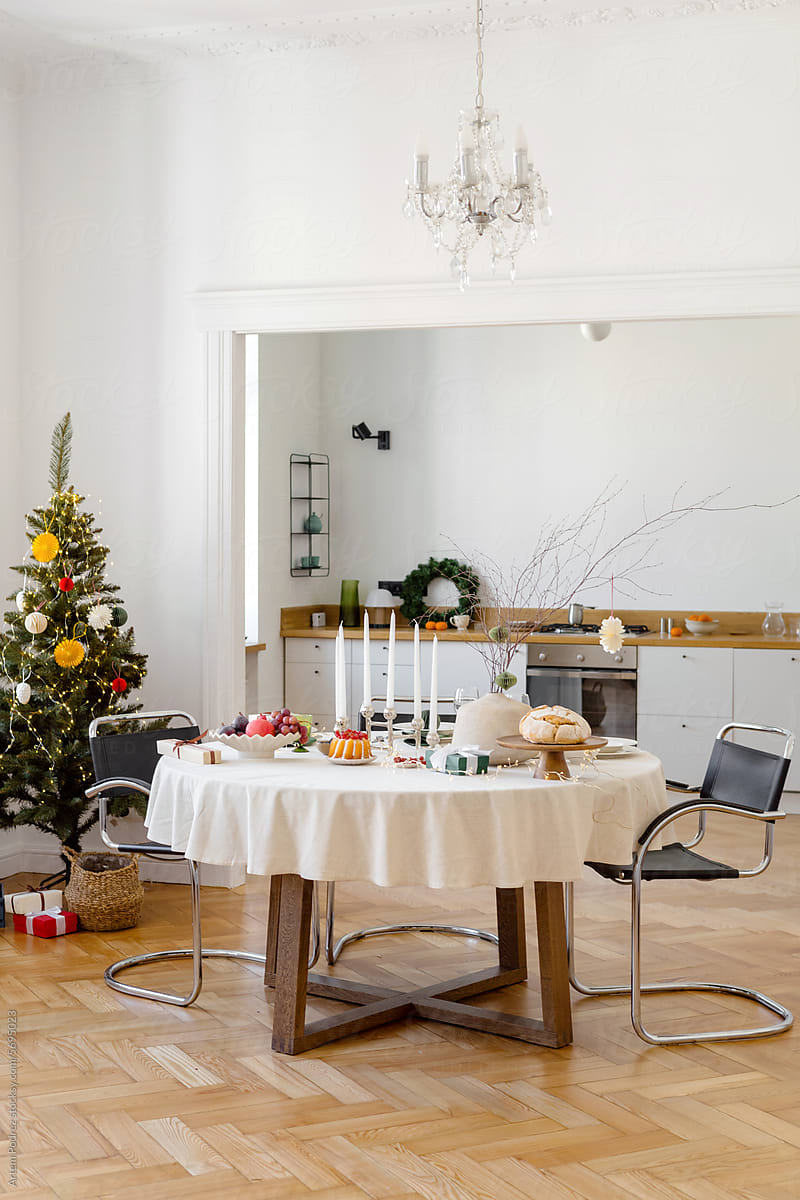 Elegant Christmas Preparations: Festive Home Decor