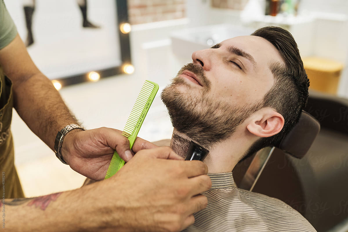 Beard trimming in the barbershop