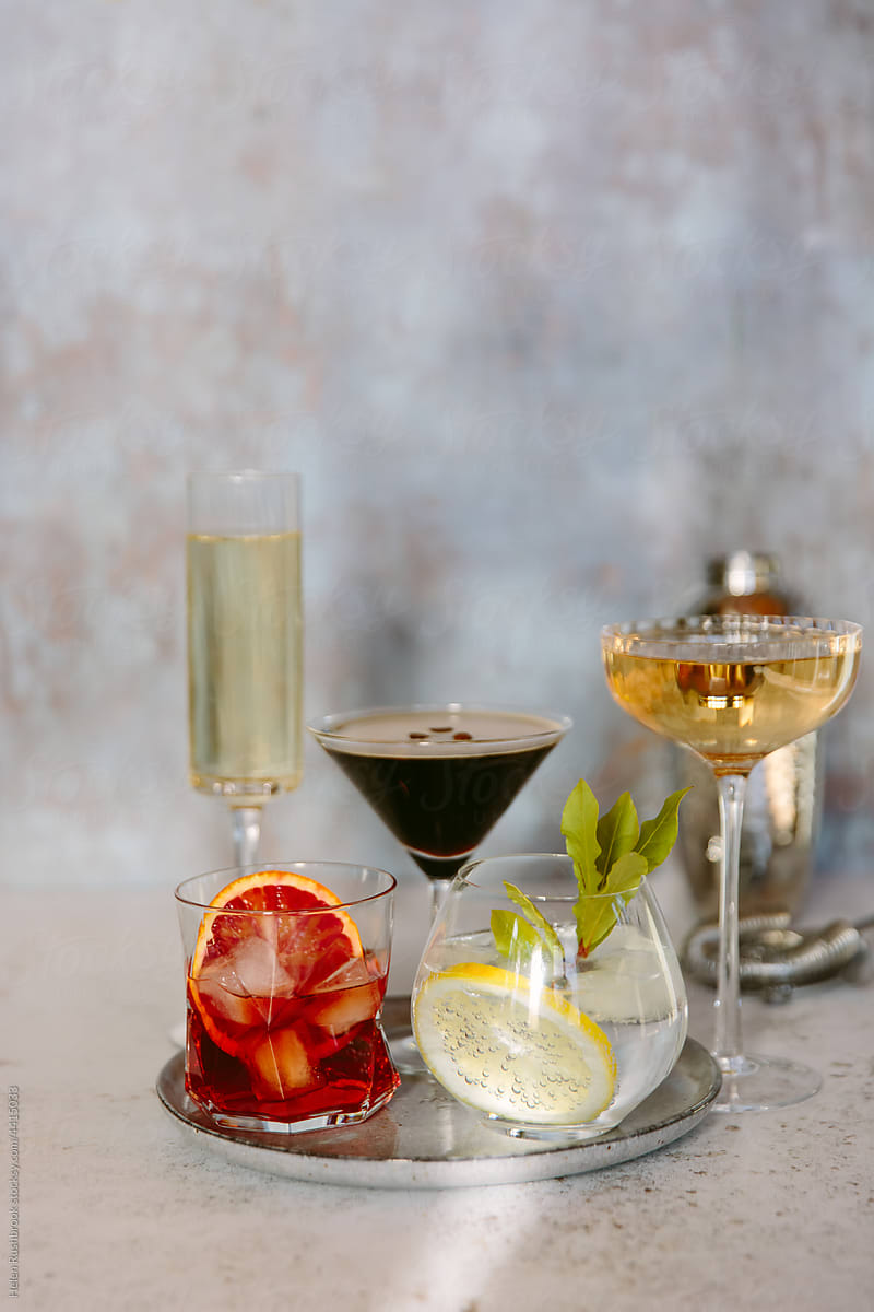 Cocktails and sparkling wine