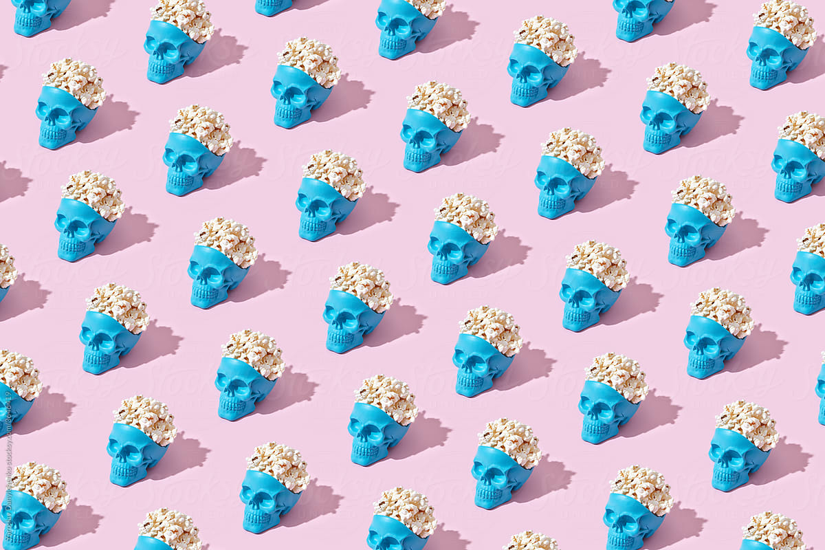 Popcorn in blue skulls pattern