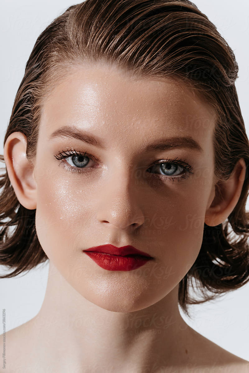 Woman beauty portrait with red lips