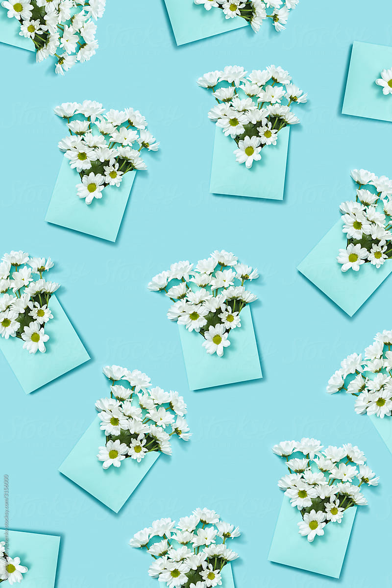 White flowers in an envelopes pattern.