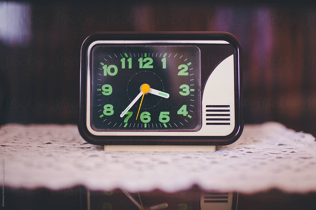 analog bedside clock