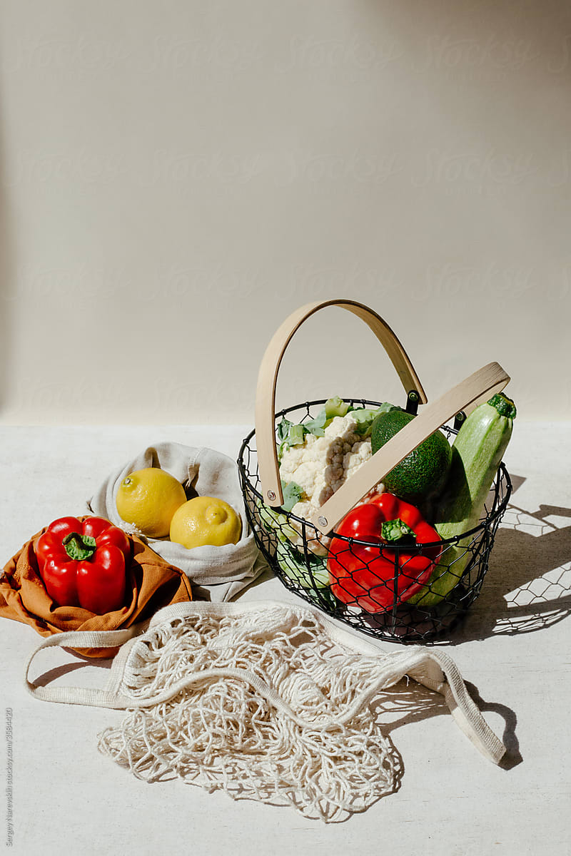 Vegetables and fruits in reusable cloth bags