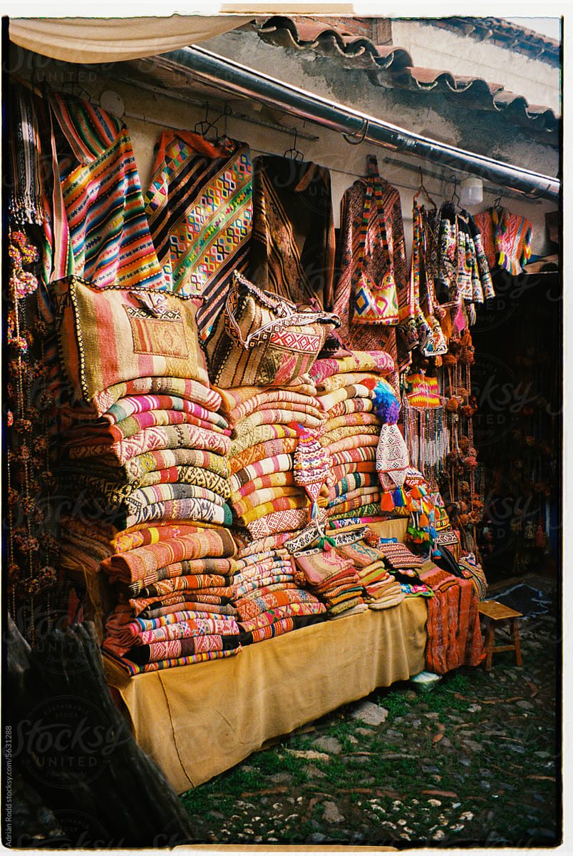 Vibrant Textiles, Gifts, and Souvenirs at a Colorful Peruvian Stall