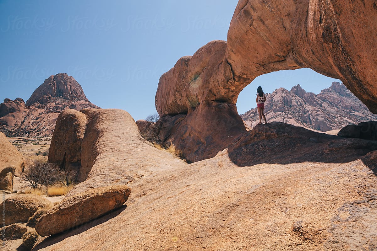 desert rock arch