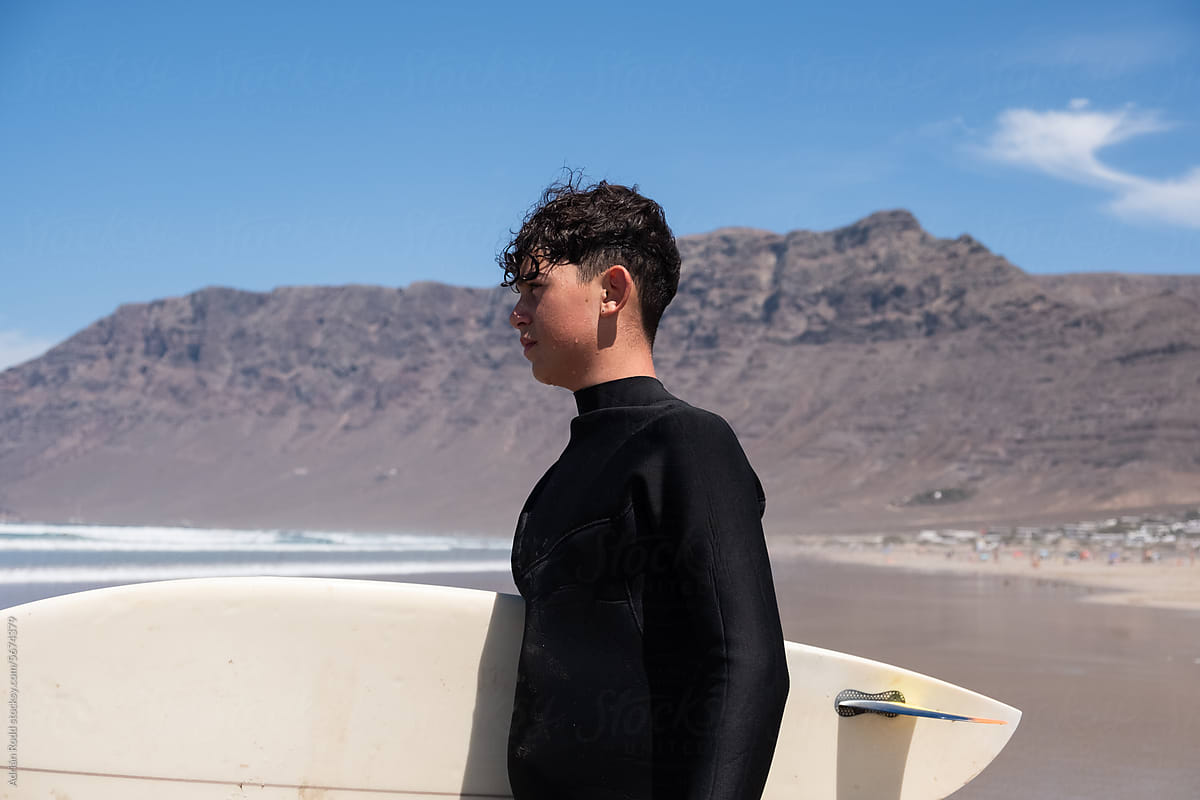 14-Year-Old Surfing Lanzarote\'s Waves on a Twinfin Board