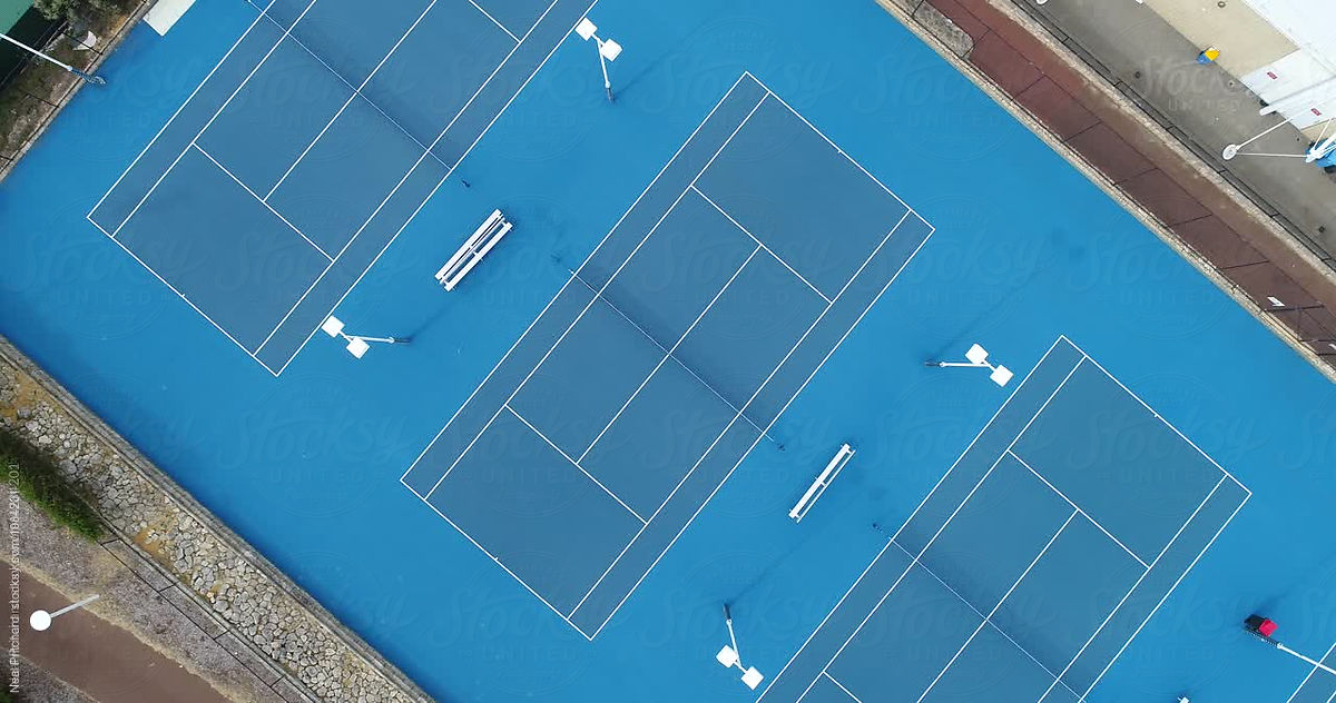 «Aerial Views Of Tennis Court» del colaborador de Stocksy «Neal ...