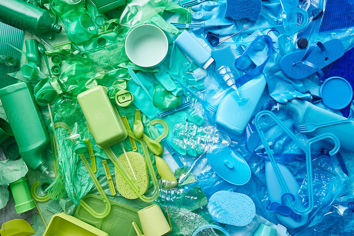 Colorful litter made of plastic.