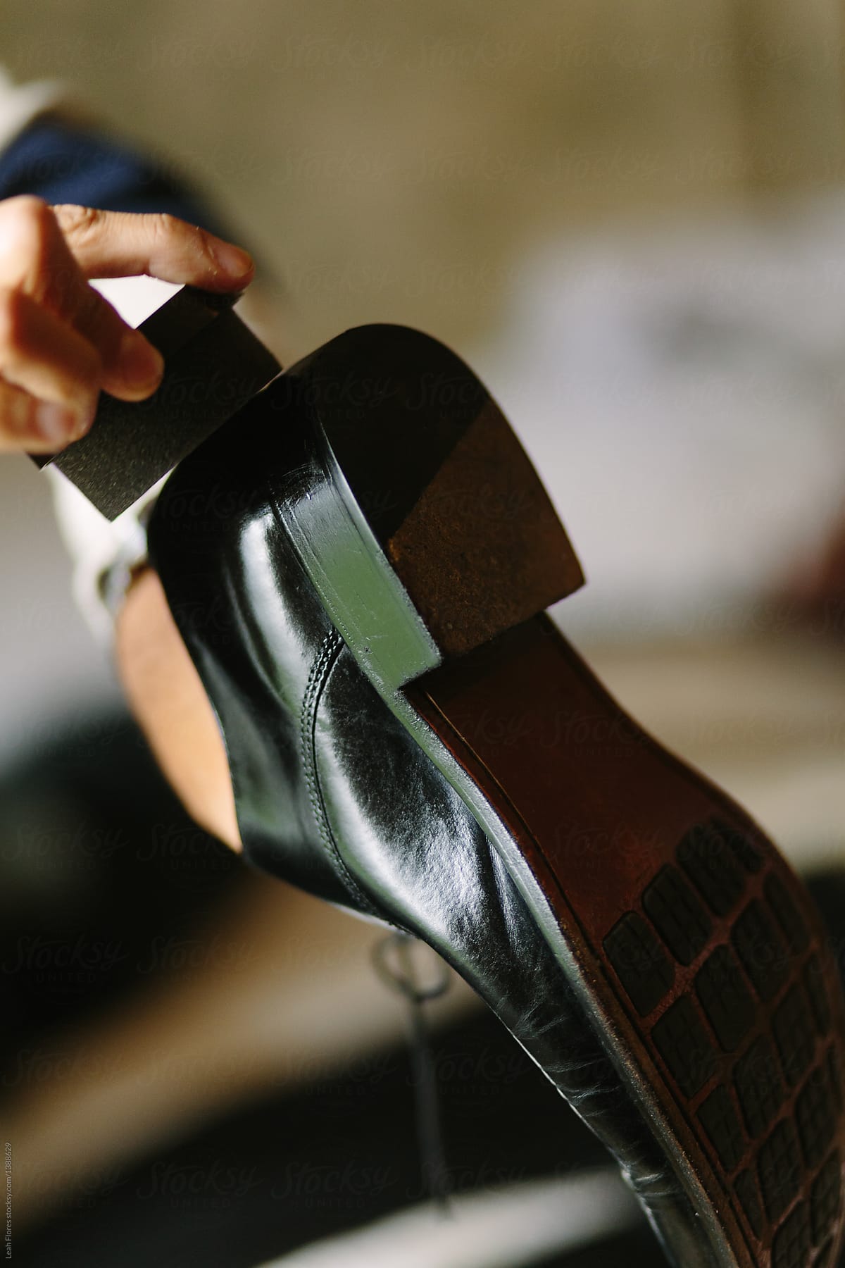 Polishing Men\'s Shoes for Wedding
