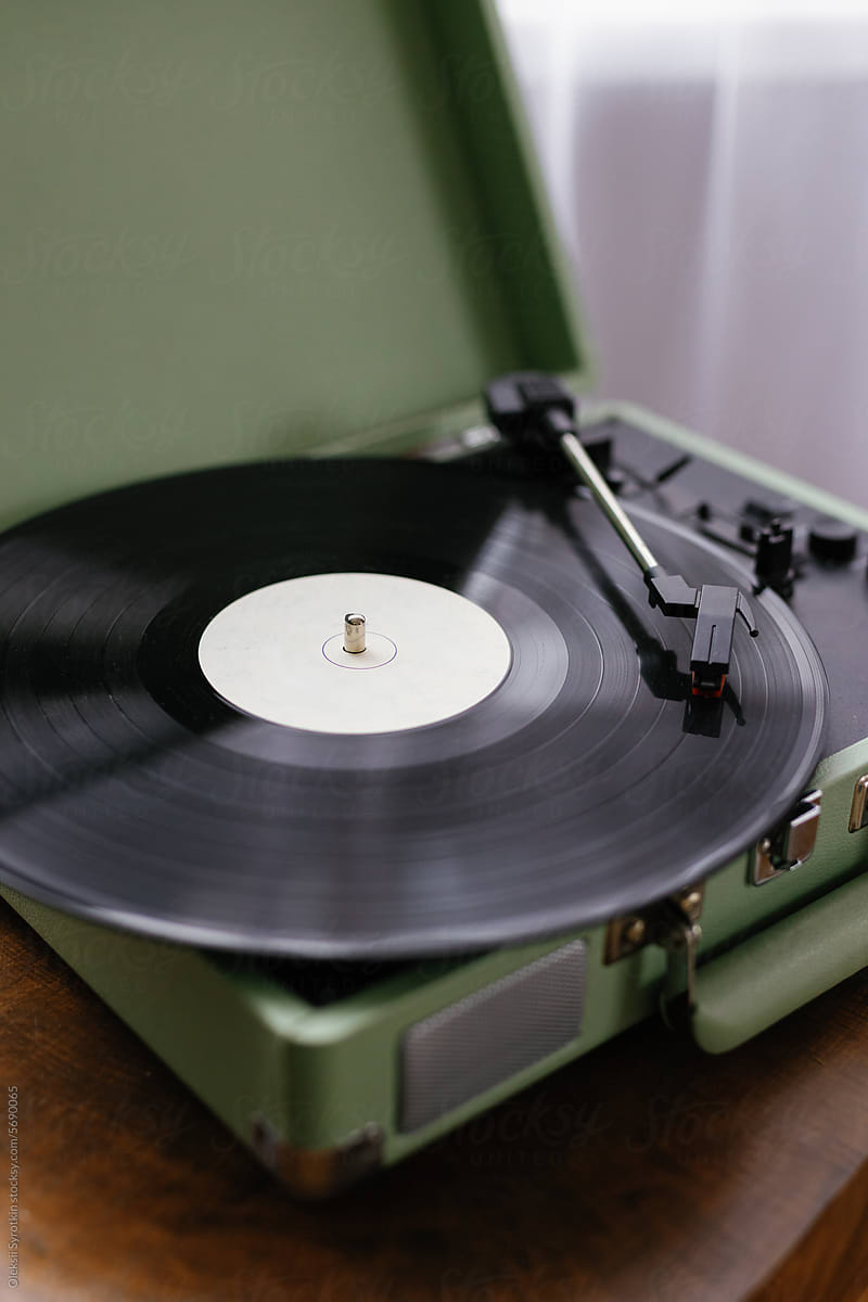 Vinyl plate spinning music record retro technology