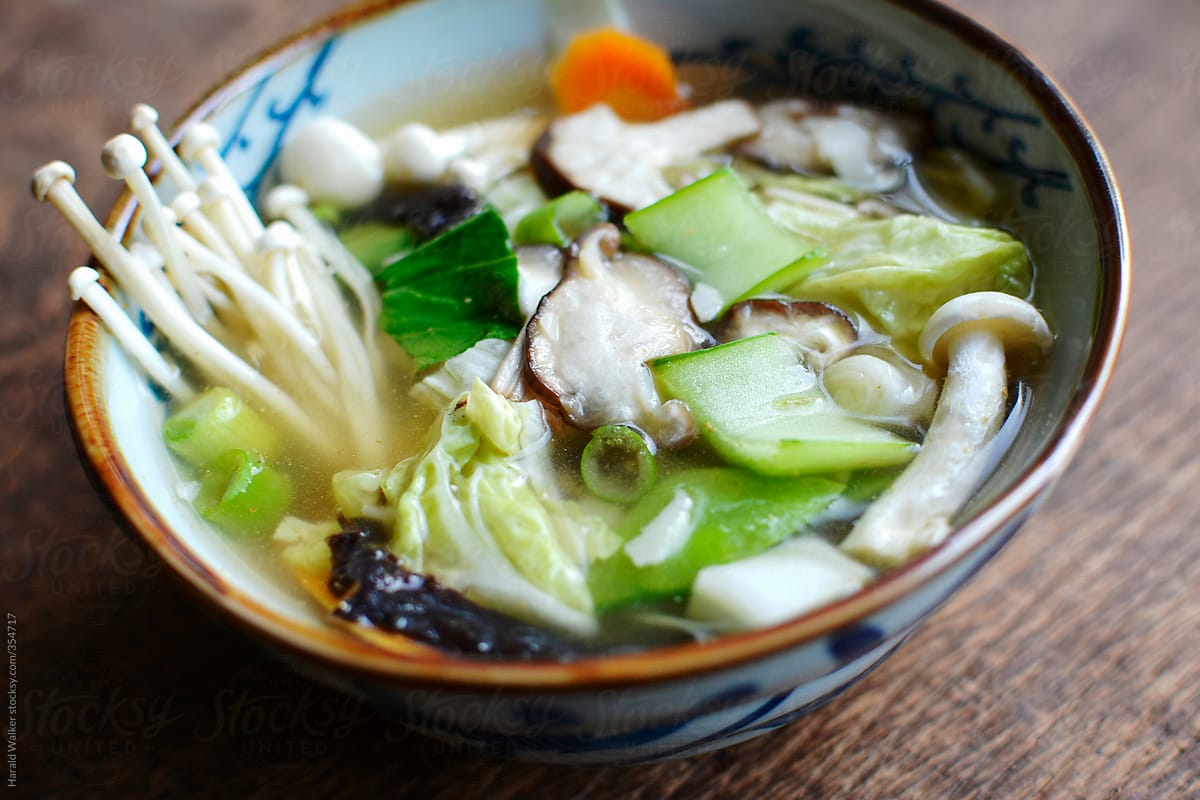 East-Asian mushroom vegetables soup