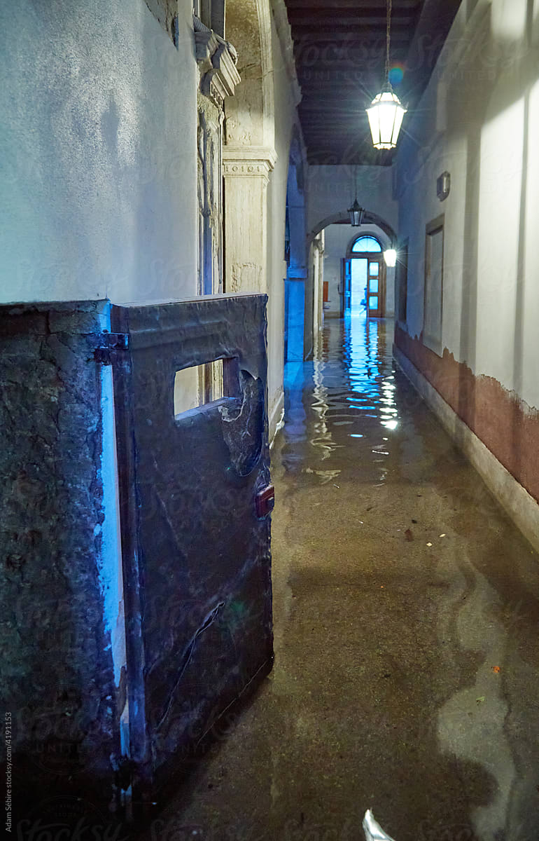 Acqua alta king tides deluge low-lying Venice