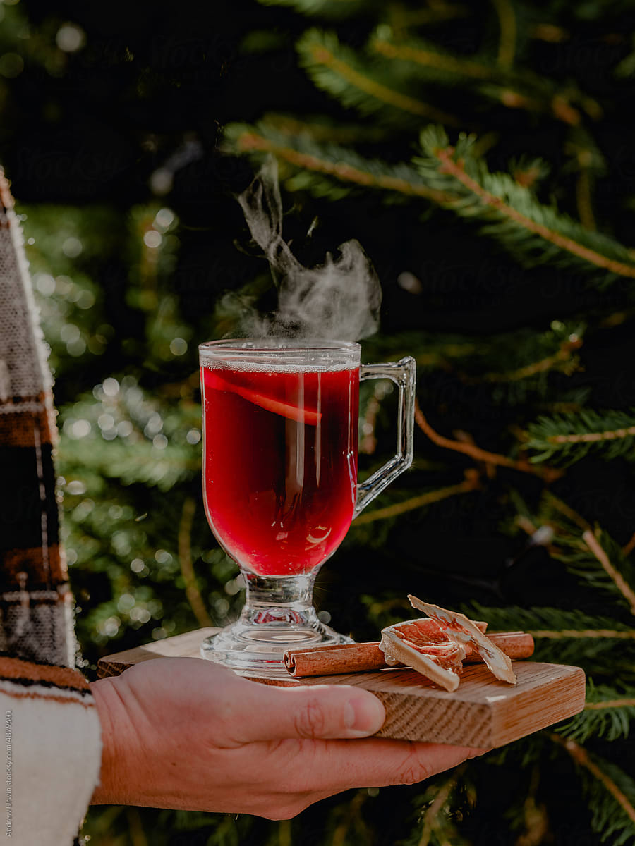 Mulled wine in hand
