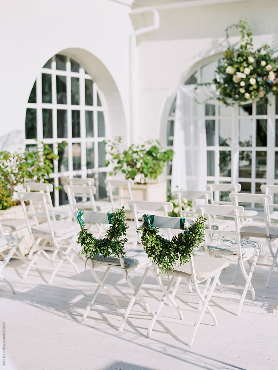 White Chairs For Wedding Party