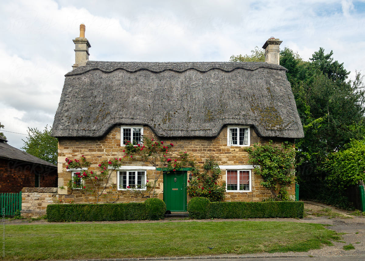 Thatched cottage in rural England