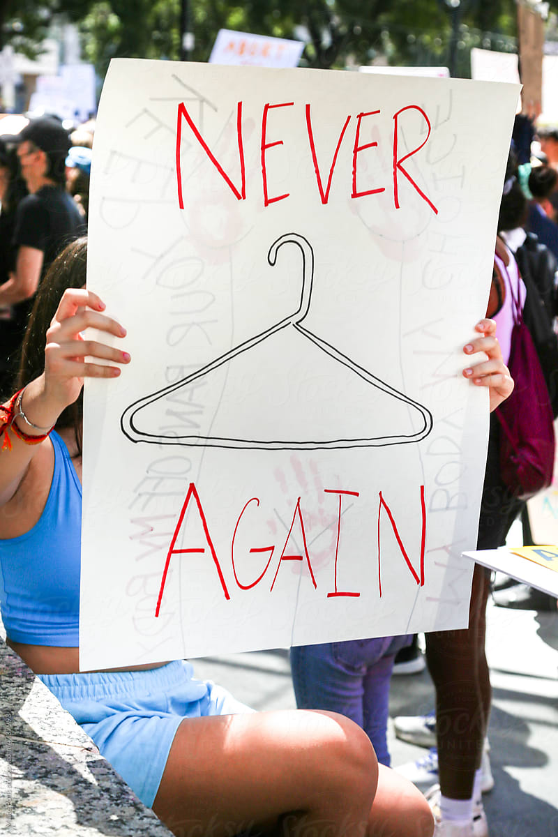 People Protestion Abortion Rights
