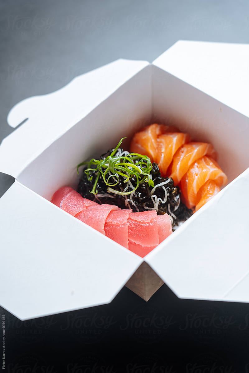 sashimi slices of salmon and tuna