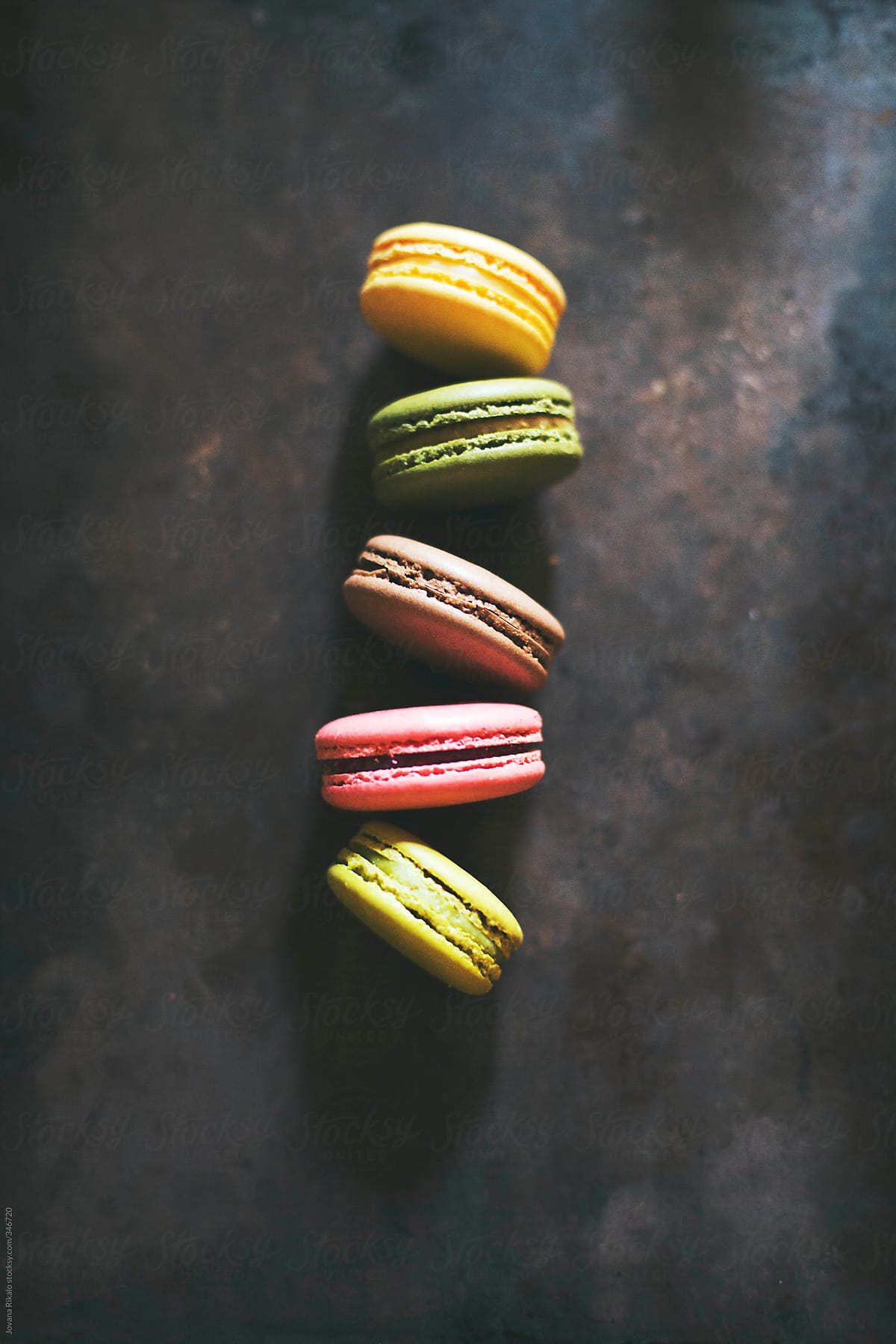 Colorful french macaroons