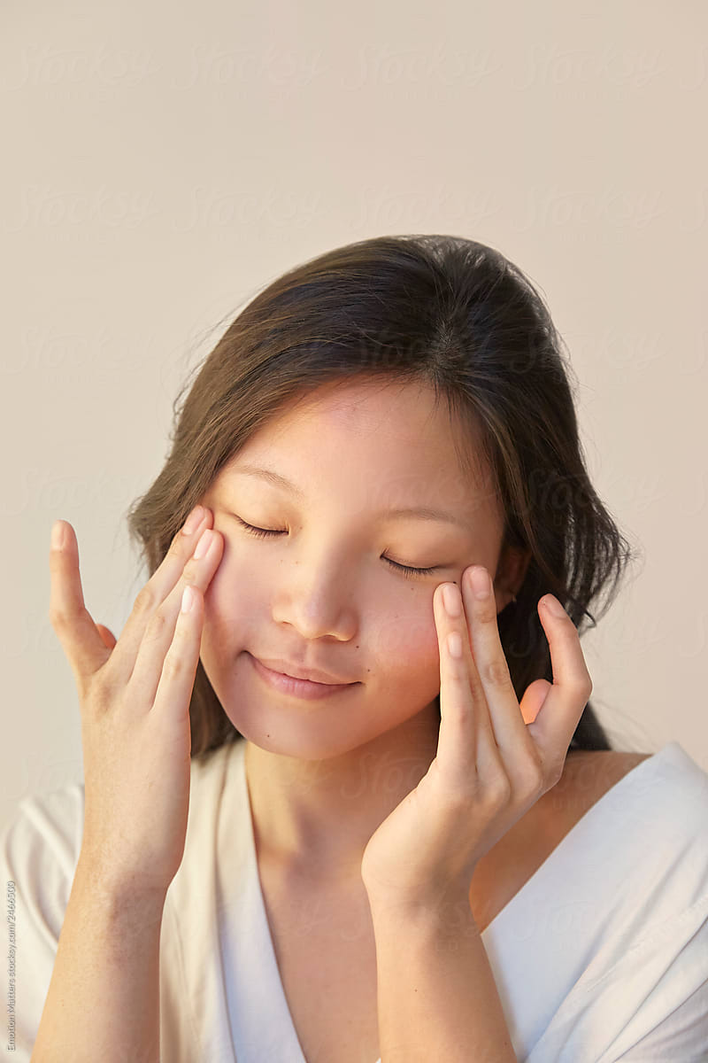 Skincare absorption massage technique for the under eye area.