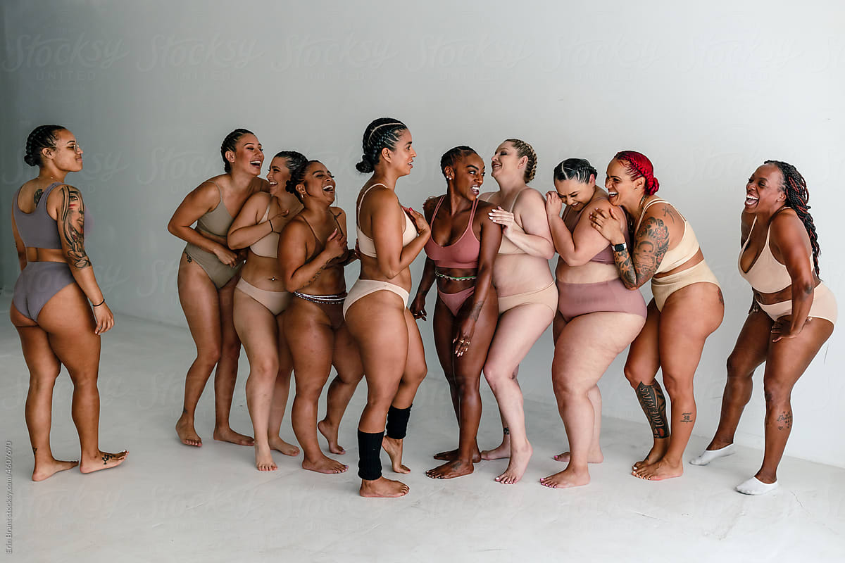 Ten Happy Women In Underwear» del colaborador de Stocksy «Erin Brant» -  Stocksy