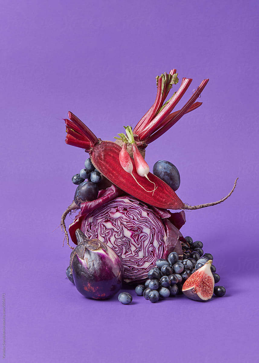 Balancing set from purple vegetables and fruits.