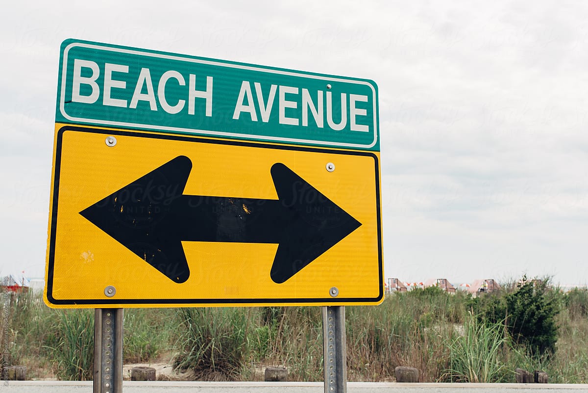 Beach avenue street sign