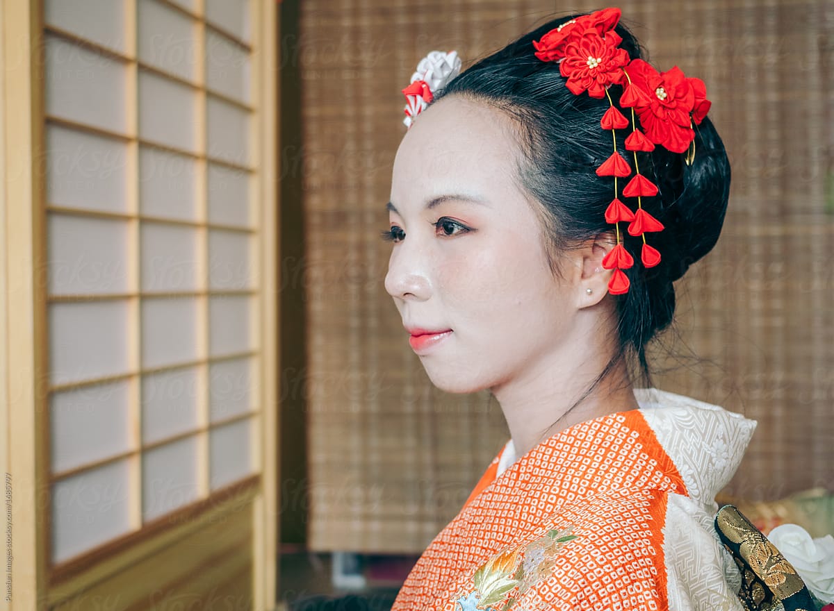Asian woman in traditional kimono clothing