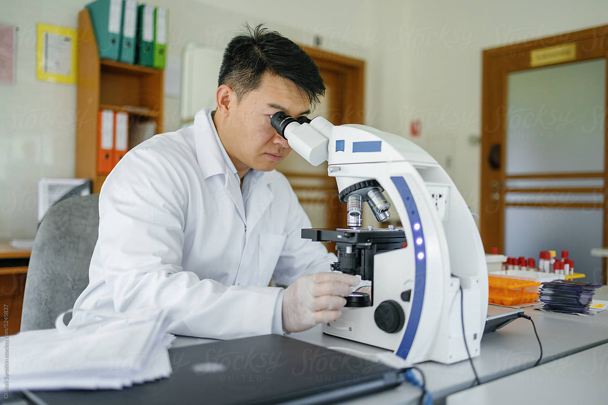 Microscope scientific equipment expertise medic technology