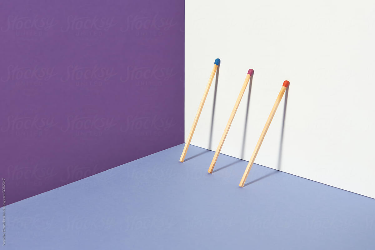 Geometric projection of matchsticks on surfaces.