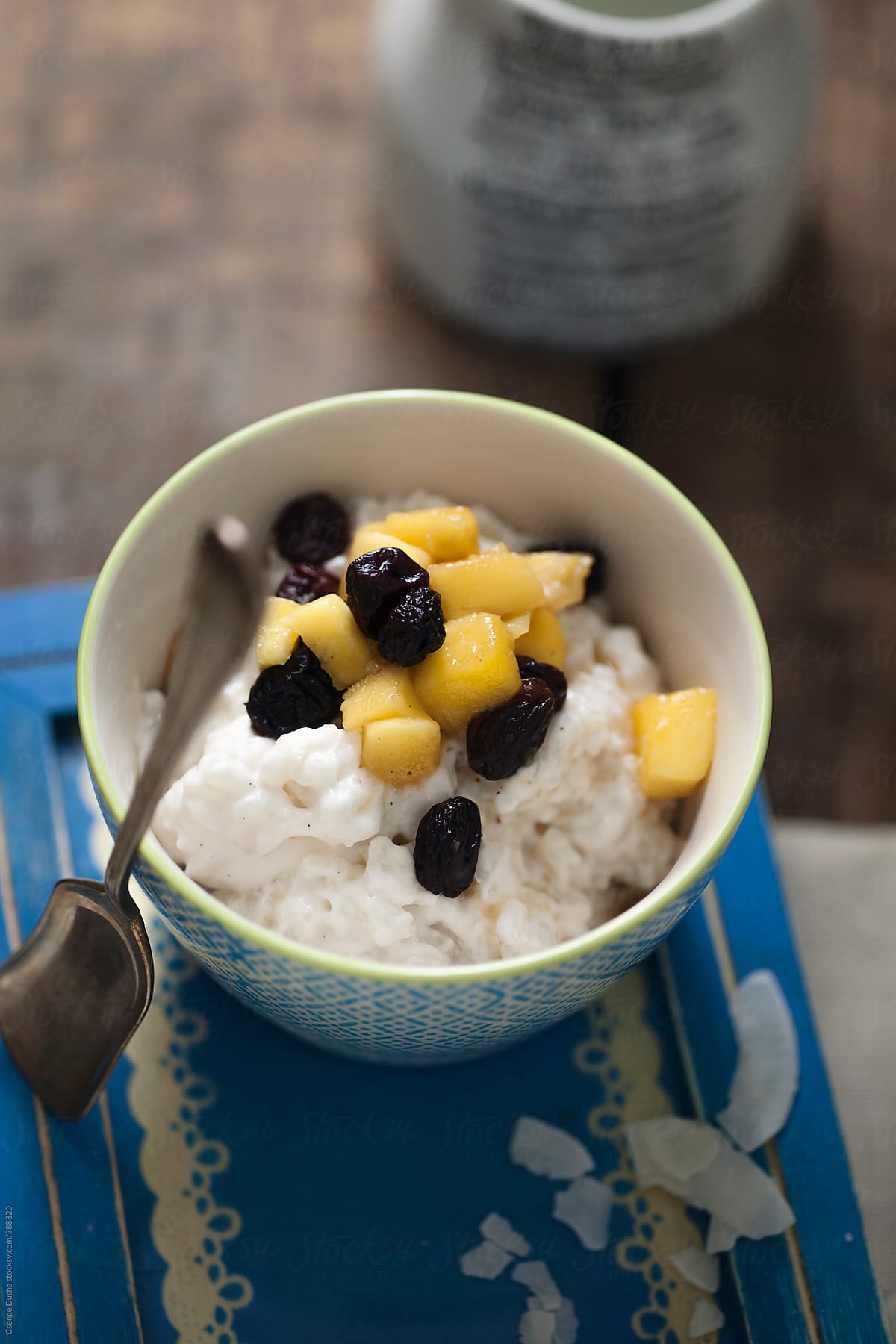 Cocnut rice pudding with fruits
