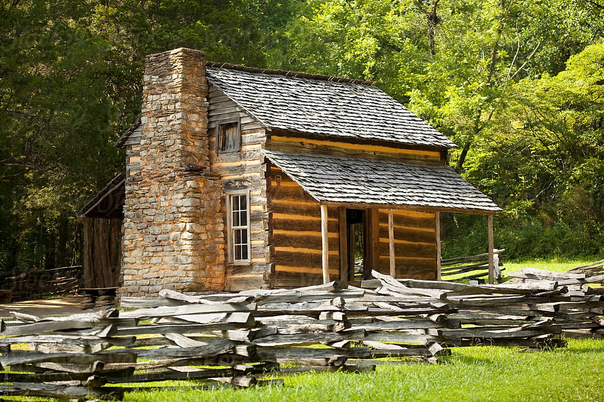 Log Cabin in Cades Cove area of Great Smoky Mountains National Park