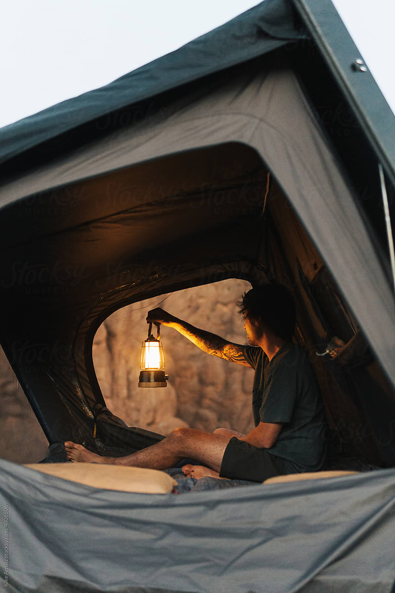 Roof top tent on a car