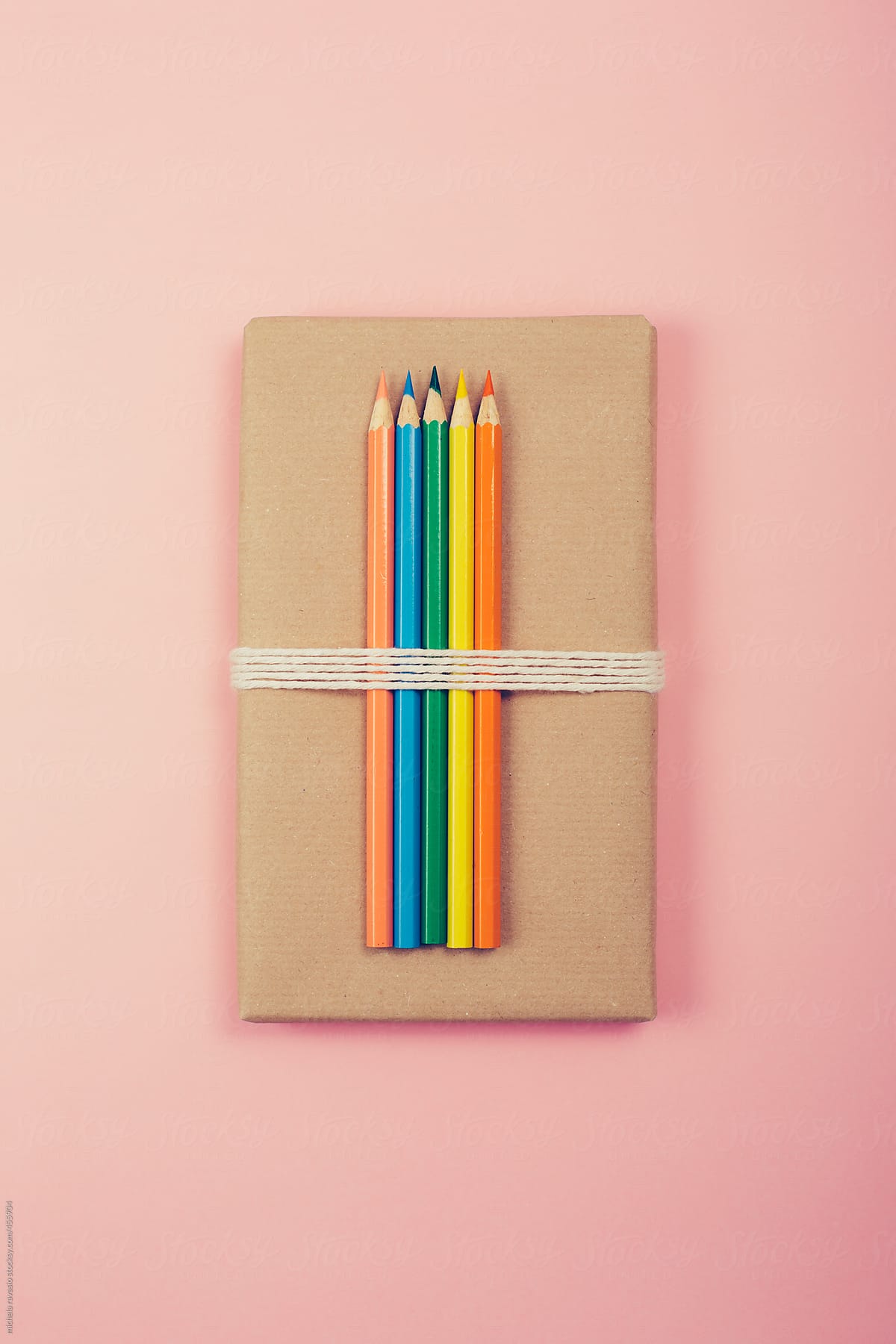 Gift package with colored pencils