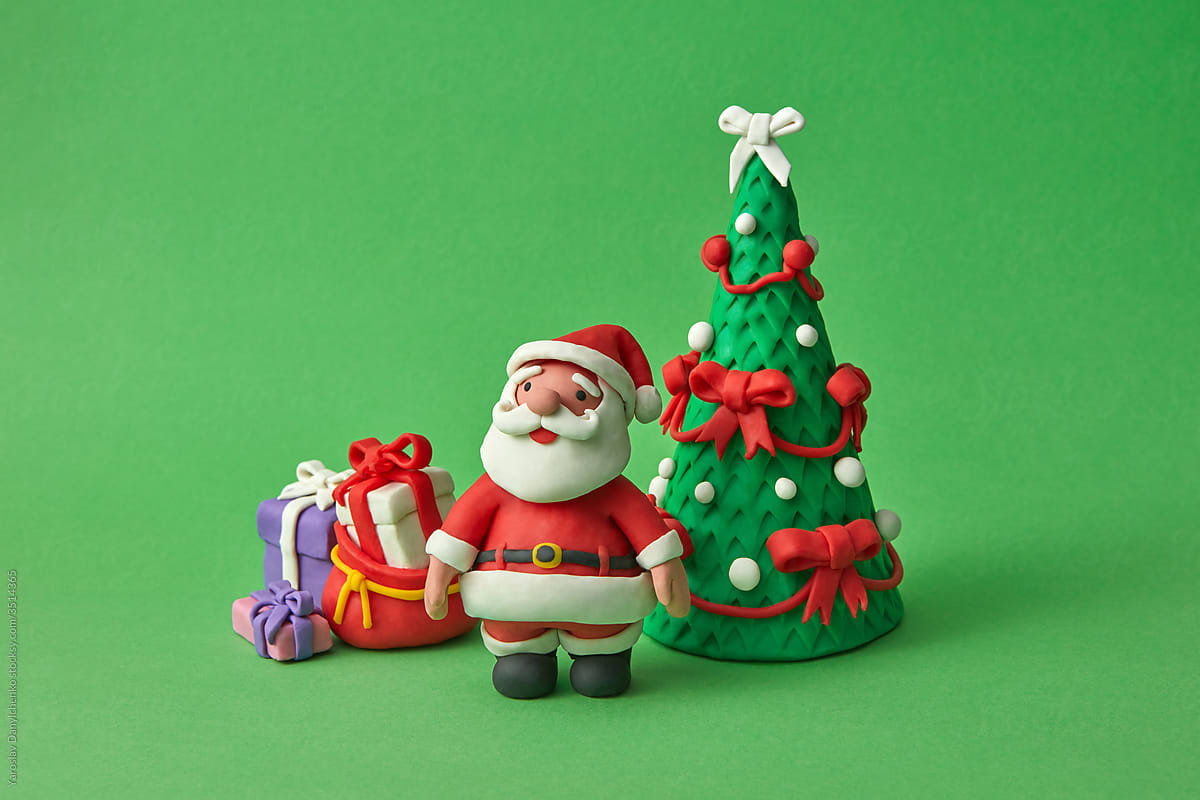 Plasticine Santa Claus, a bag of gifts decorated tree.