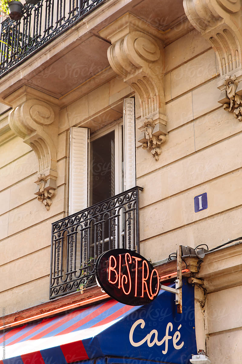 Bistro sign outside Paris café