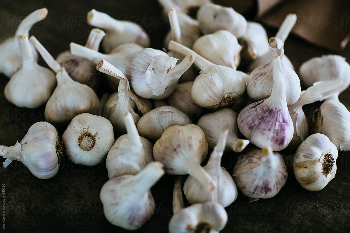 small pile of organic raw garlic